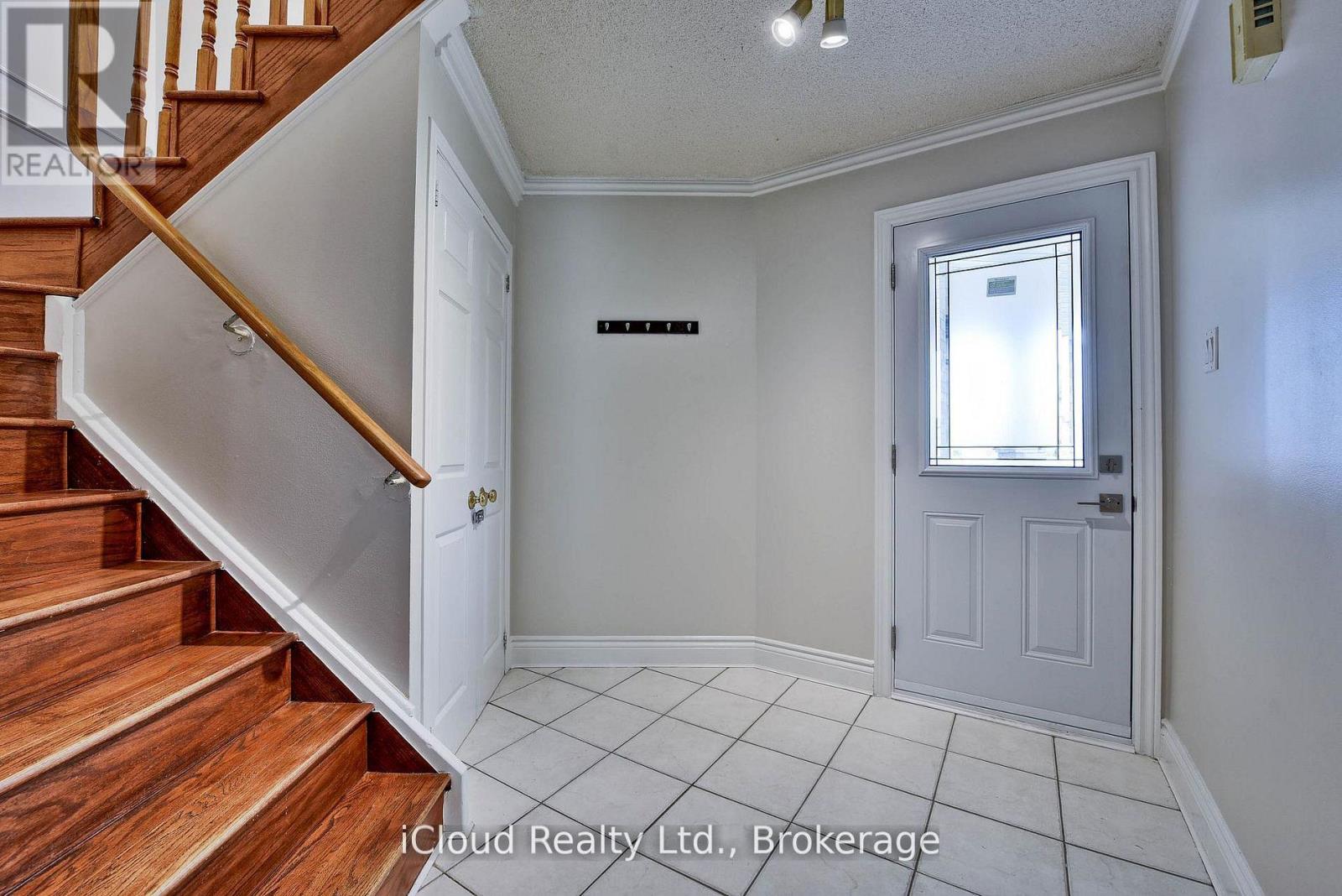 14 TIMBERLANE DRIVE - 27