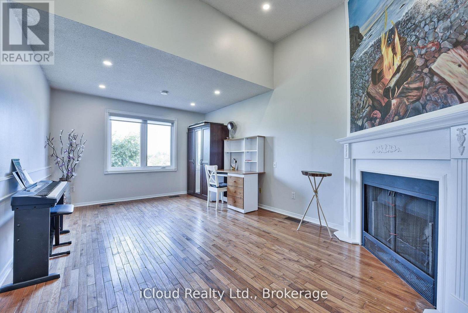 14 TIMBERLANE DRIVE - 6