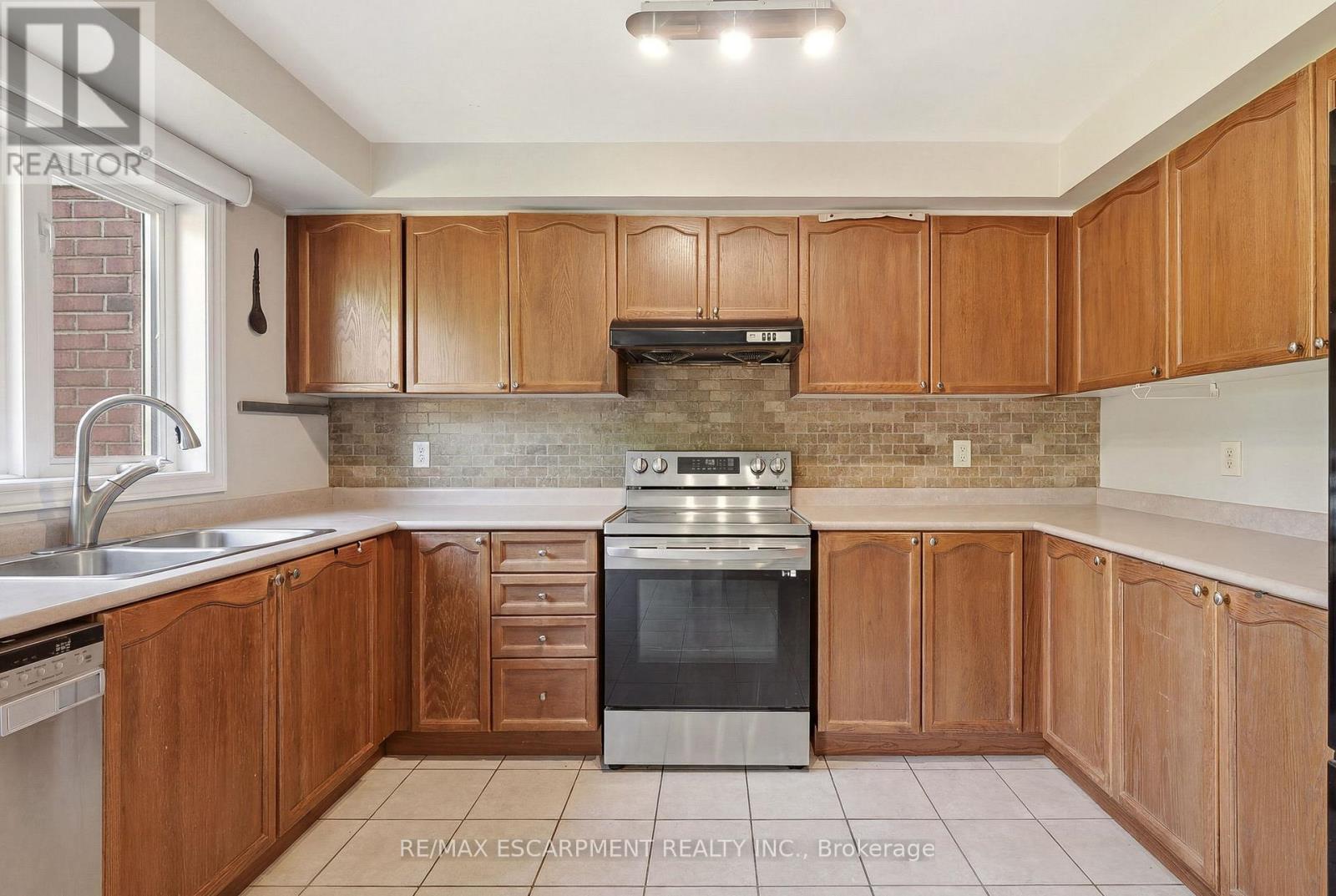 #7 1745 CREEK WAY - 10
