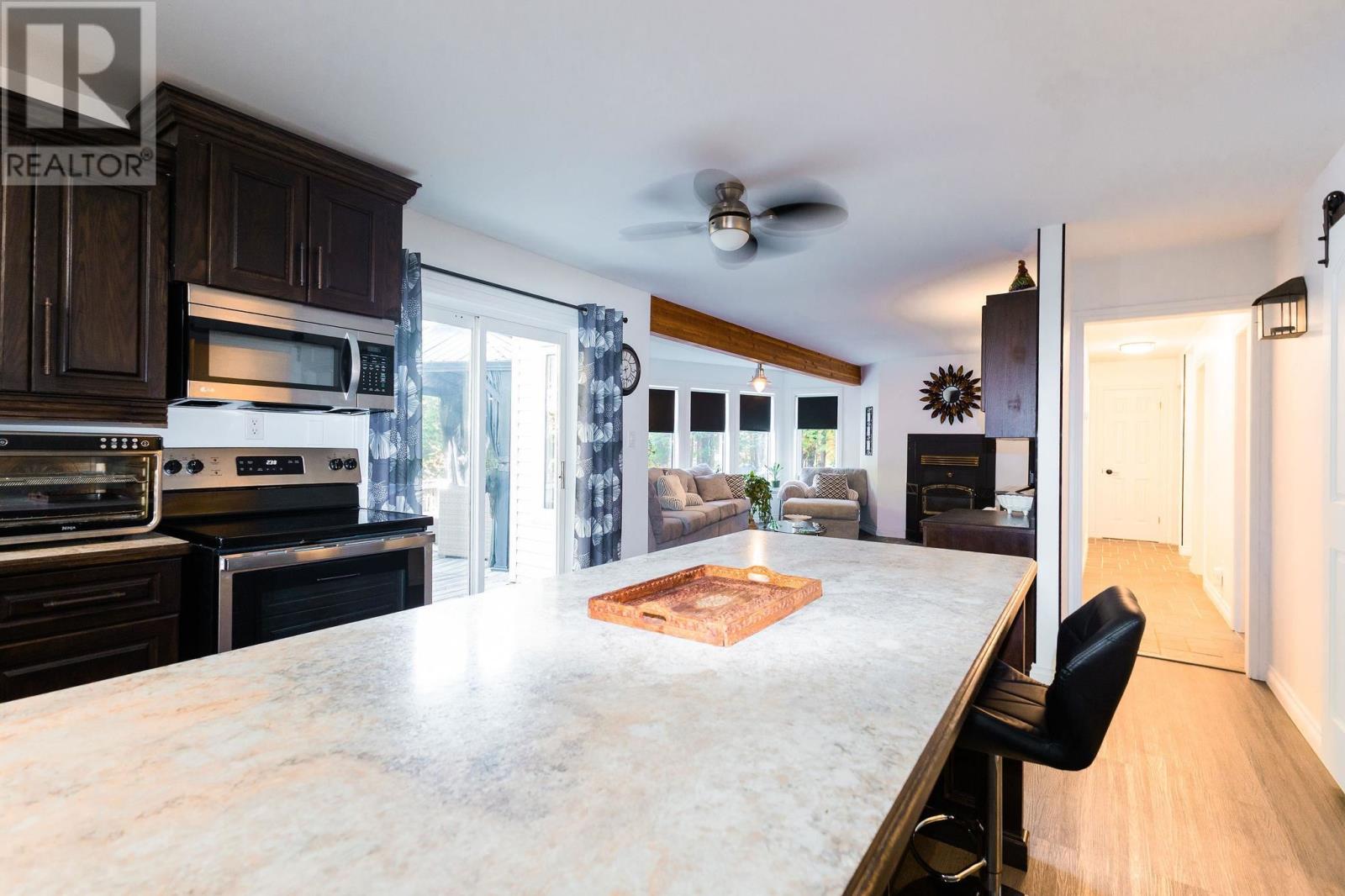 3882 Hamilton DR - 17