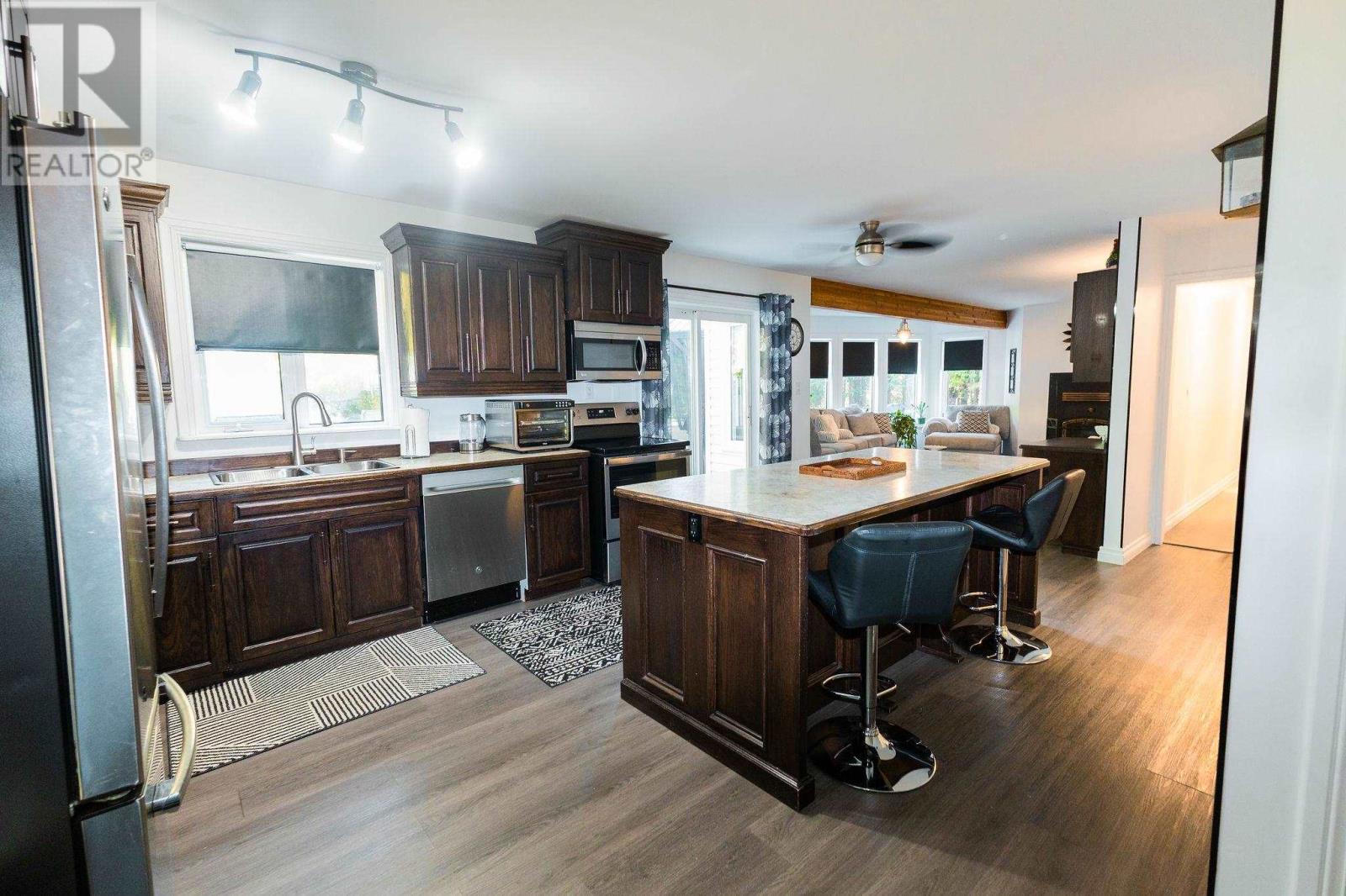 3882 Hamilton DR - 16