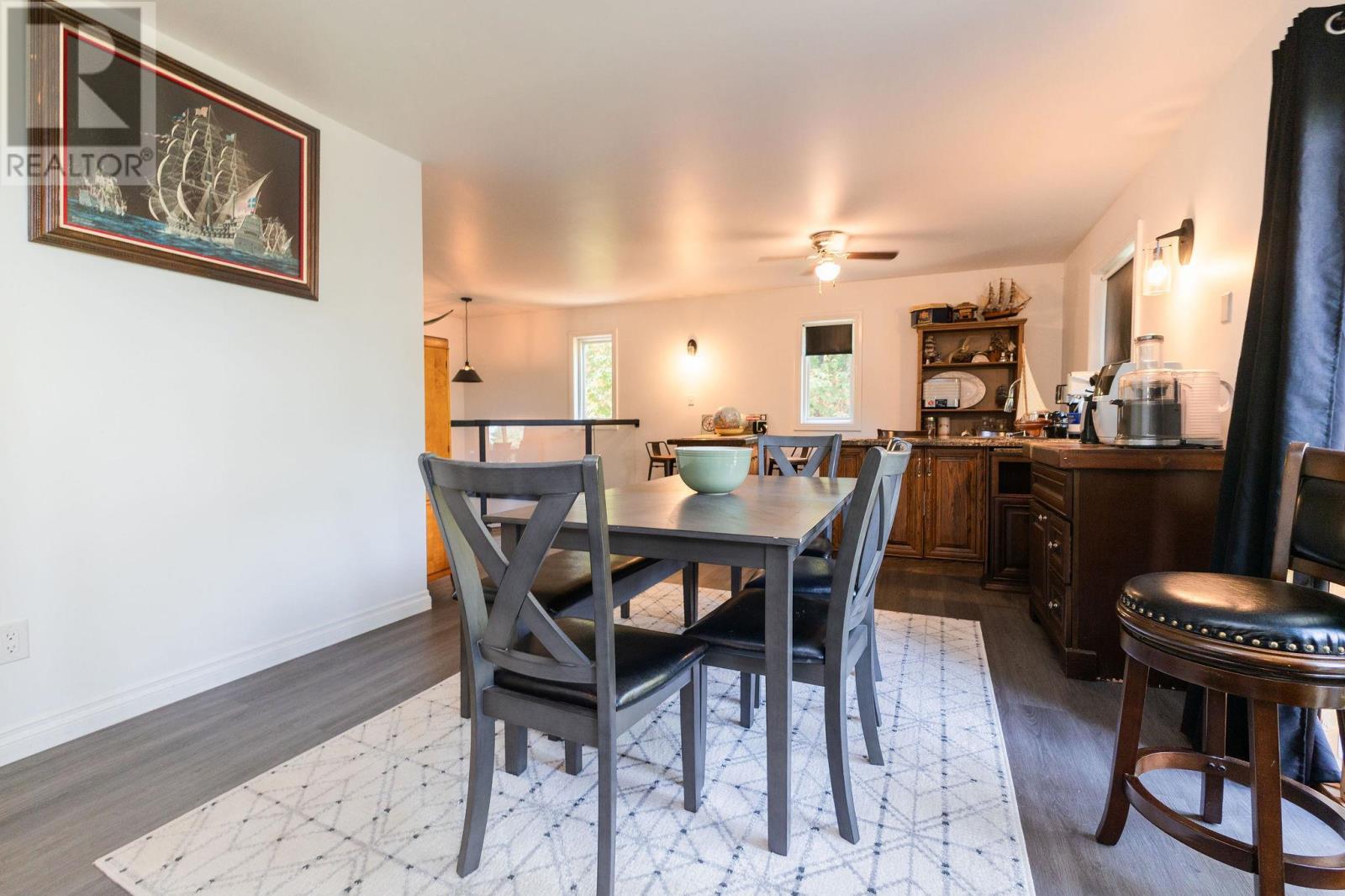 3882 Hamilton DR - 22