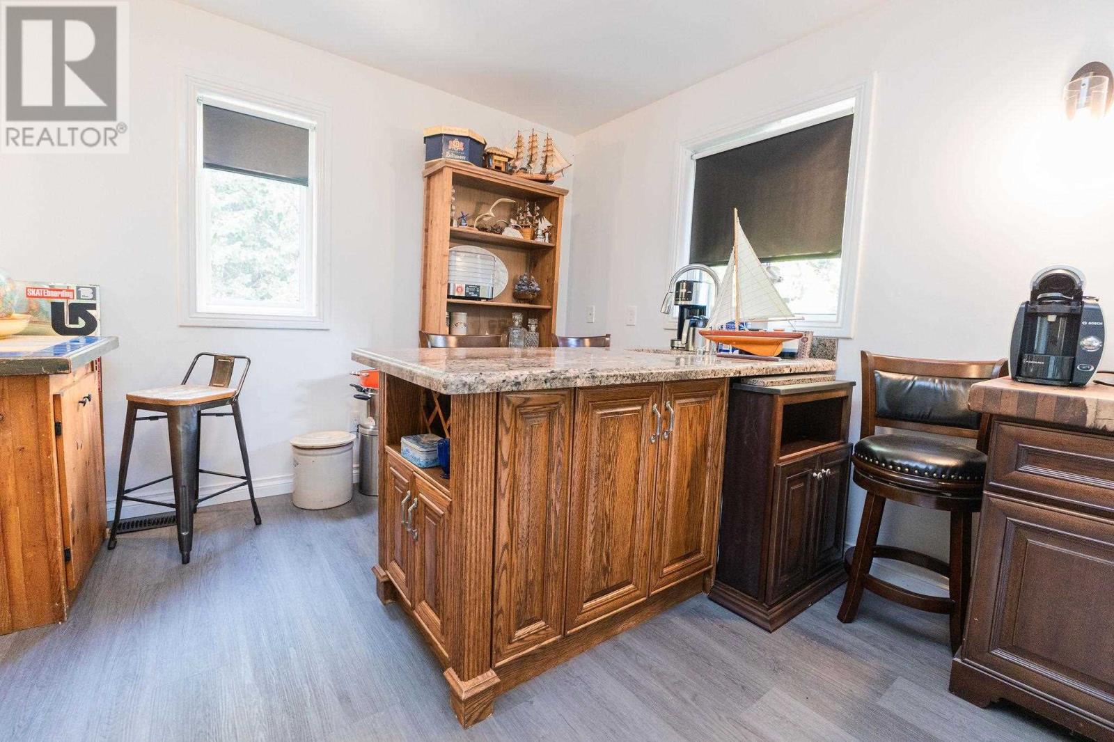 3882 Hamilton DR - 35