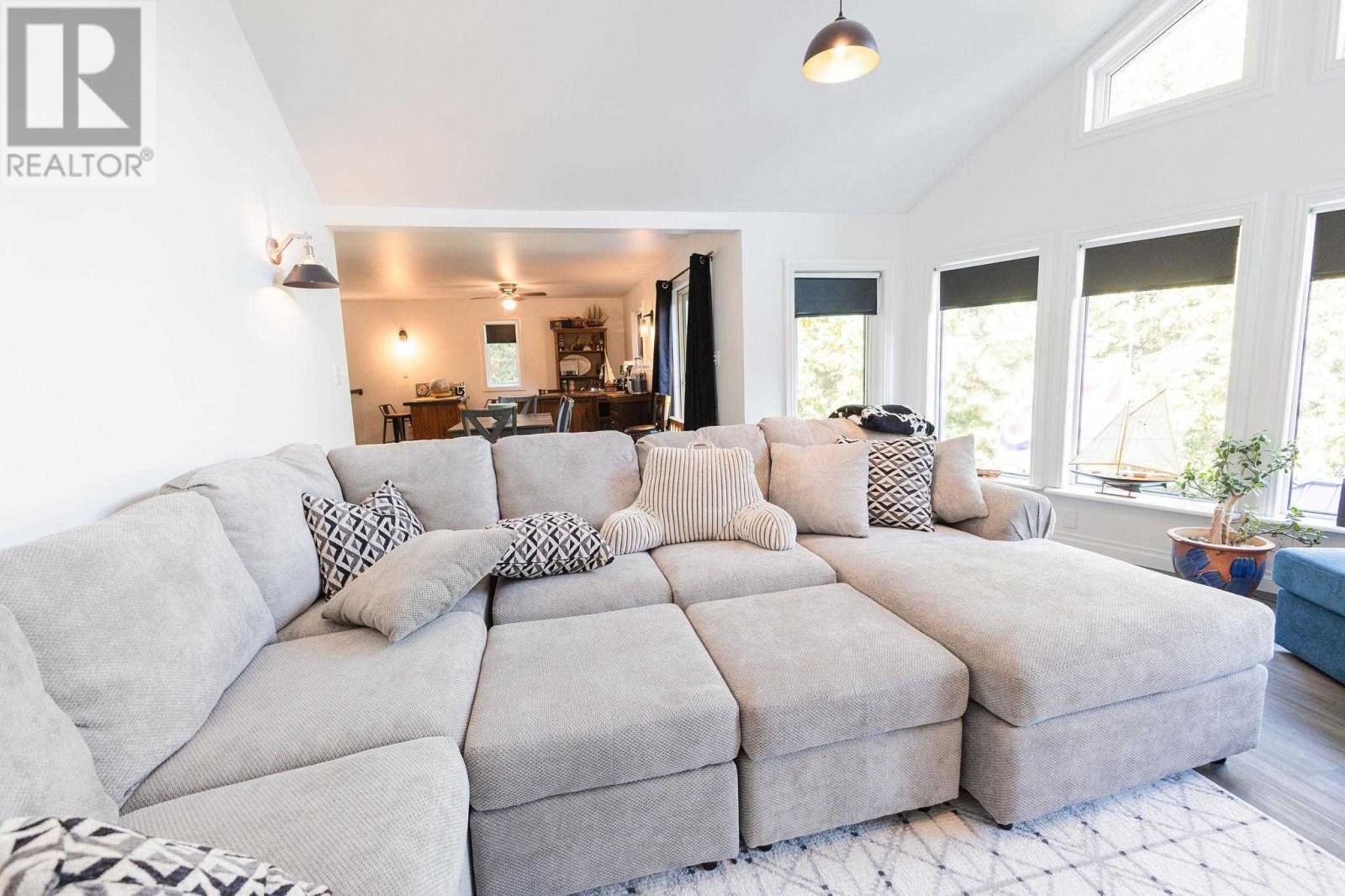 3882 Hamilton DR - 38