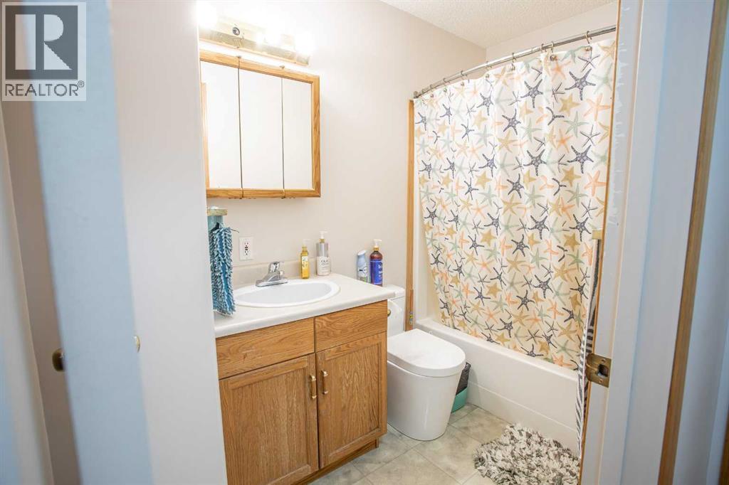 10415 106 Street - 16