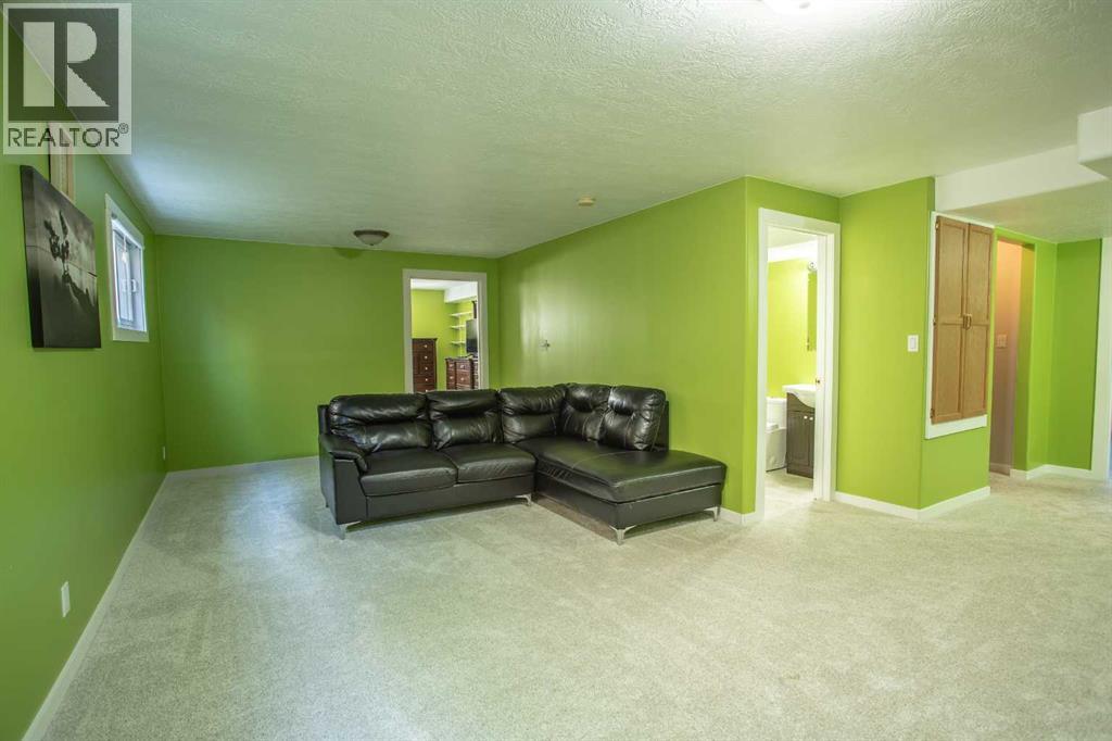 10415 106 Street - 27