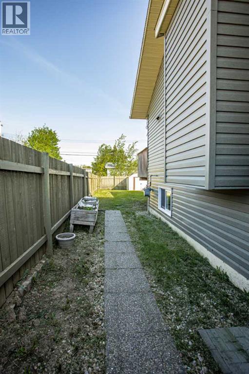 10415 106 Street - 39