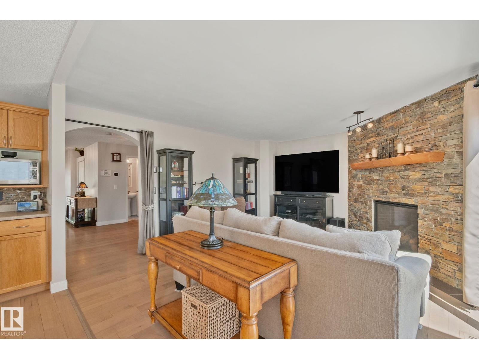 591 Byrne CR SW - 10