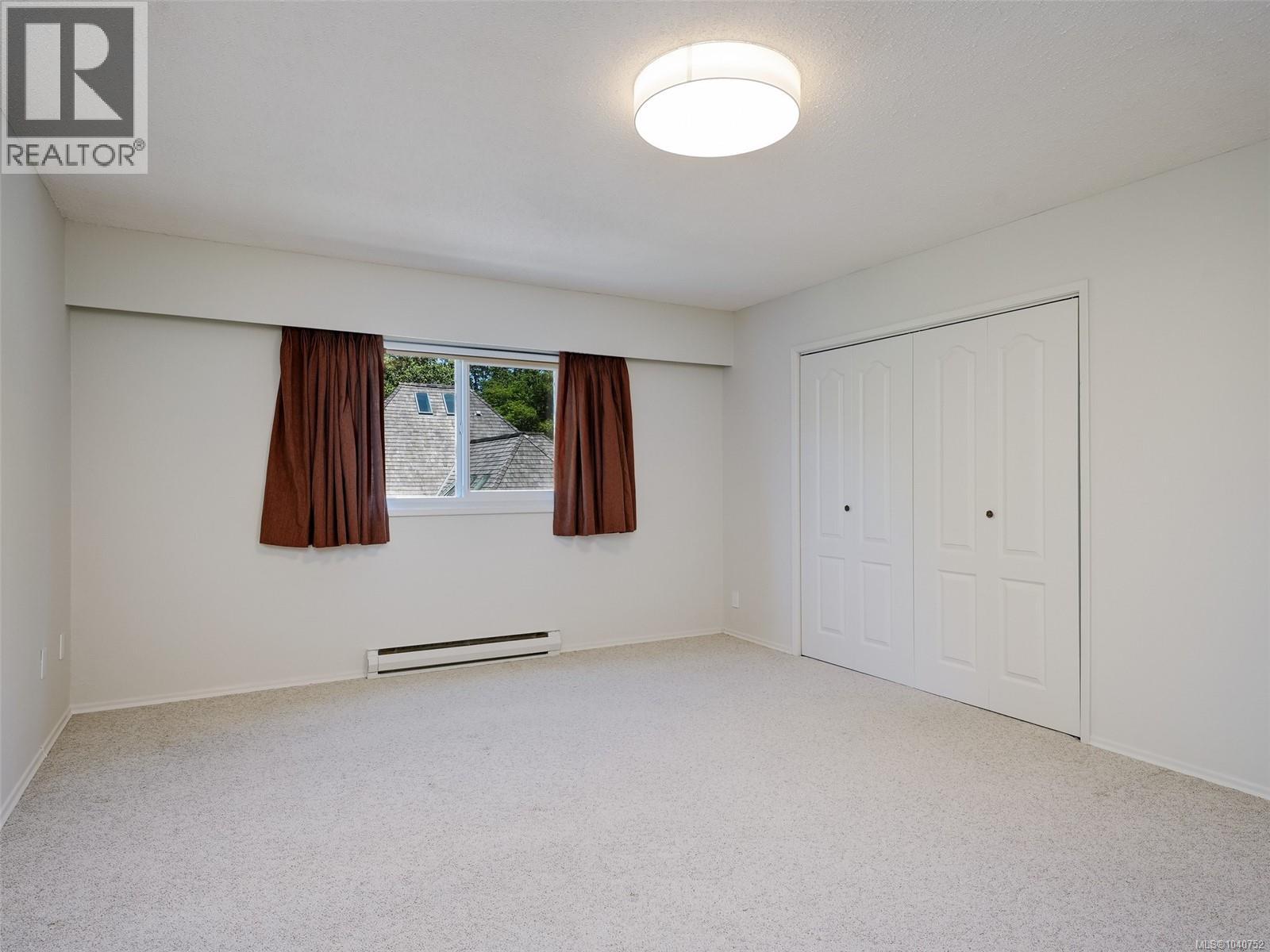 #302 2340 Oak Bay Ave - 13