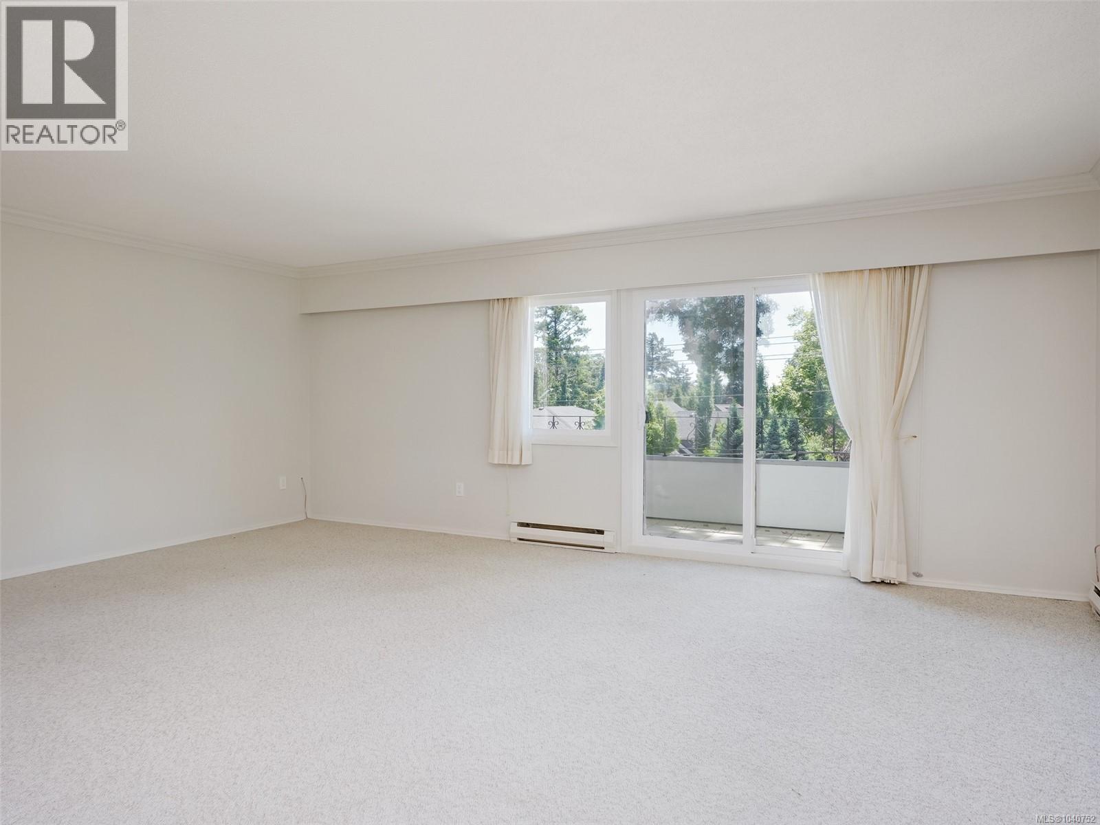 #302 2340 Oak Bay Ave - 3