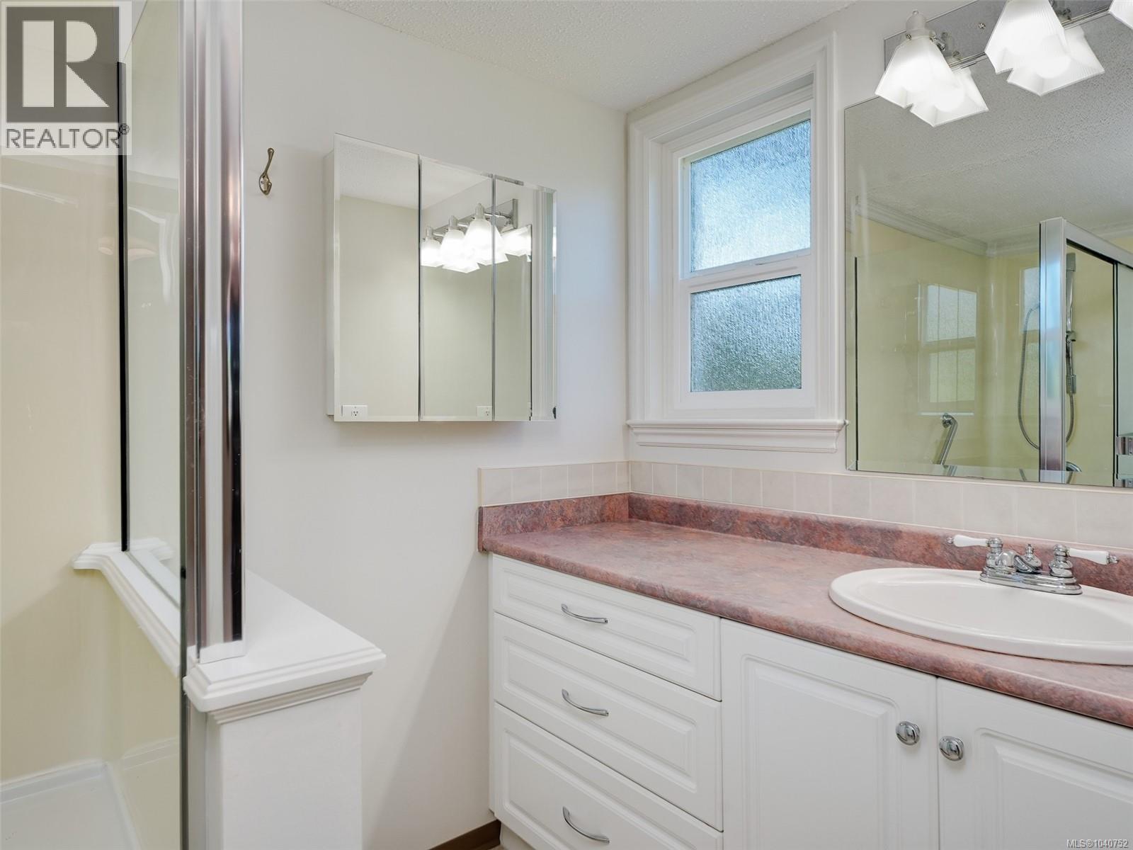 #302 2340 Oak Bay Ave - 15