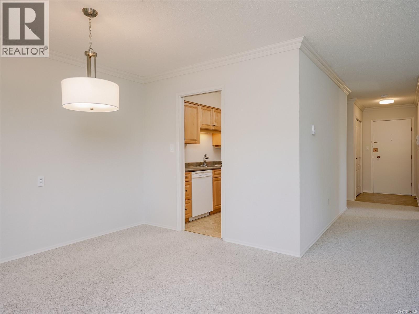 #302 2340 Oak Bay Ave - 6