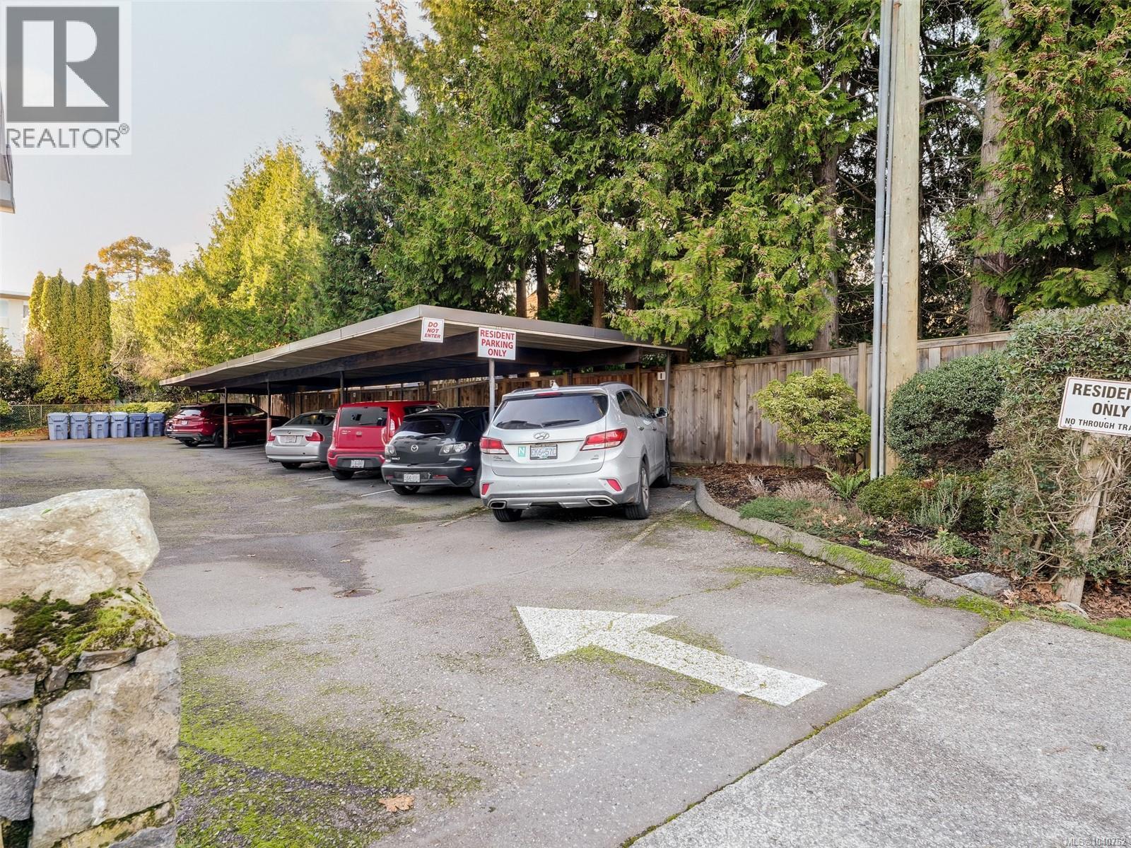 #302 2340 Oak Bay Ave - 29