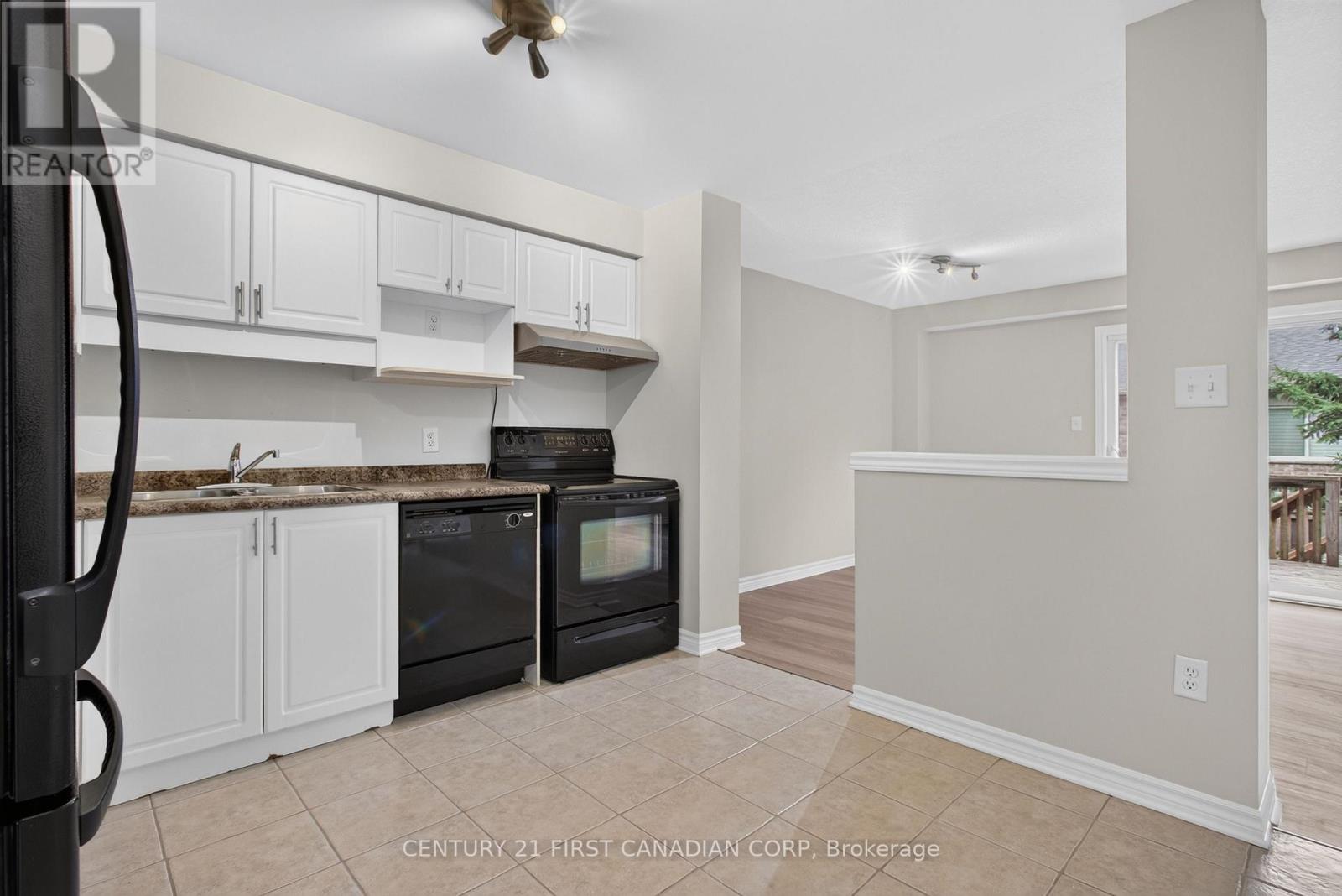 #7 1059 WHETHERFIELD STREET - 12