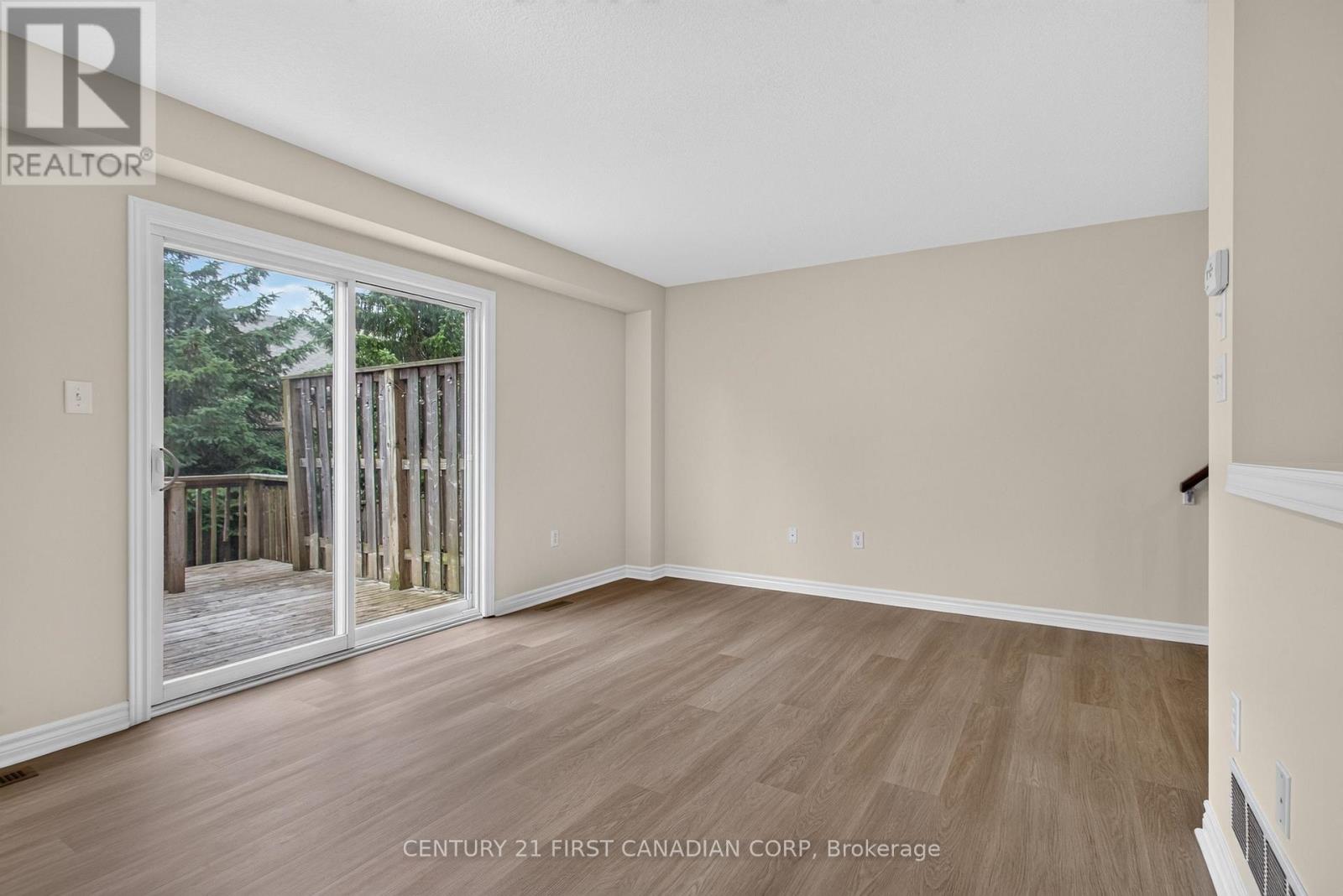 #7 1059 WHETHERFIELD STREET - 14