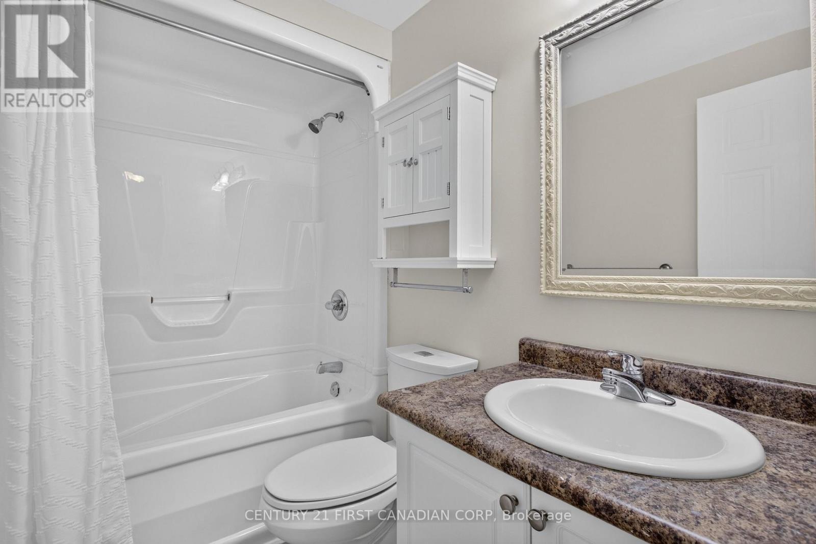 #7 1059 WHETHERFIELD STREET - 21