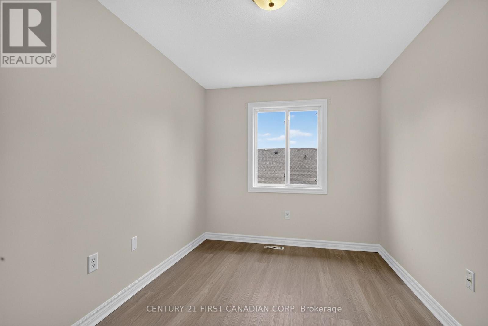 #7 1059 WHETHERFIELD STREET - 23