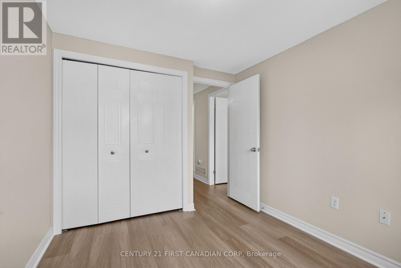 #7 1059 WHETHERFIELD STREET - 26