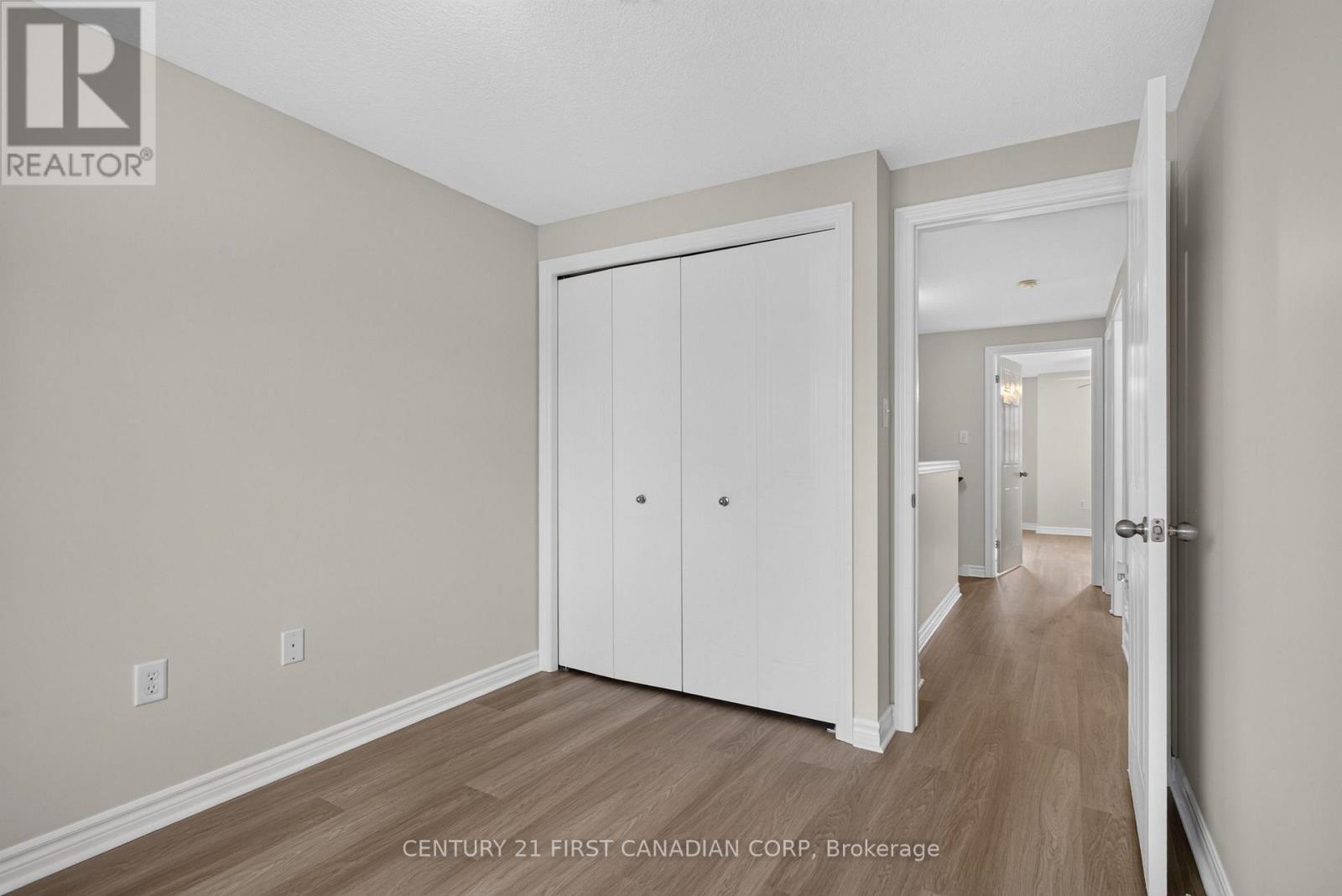 #7 1059 WHETHERFIELD STREET - 27