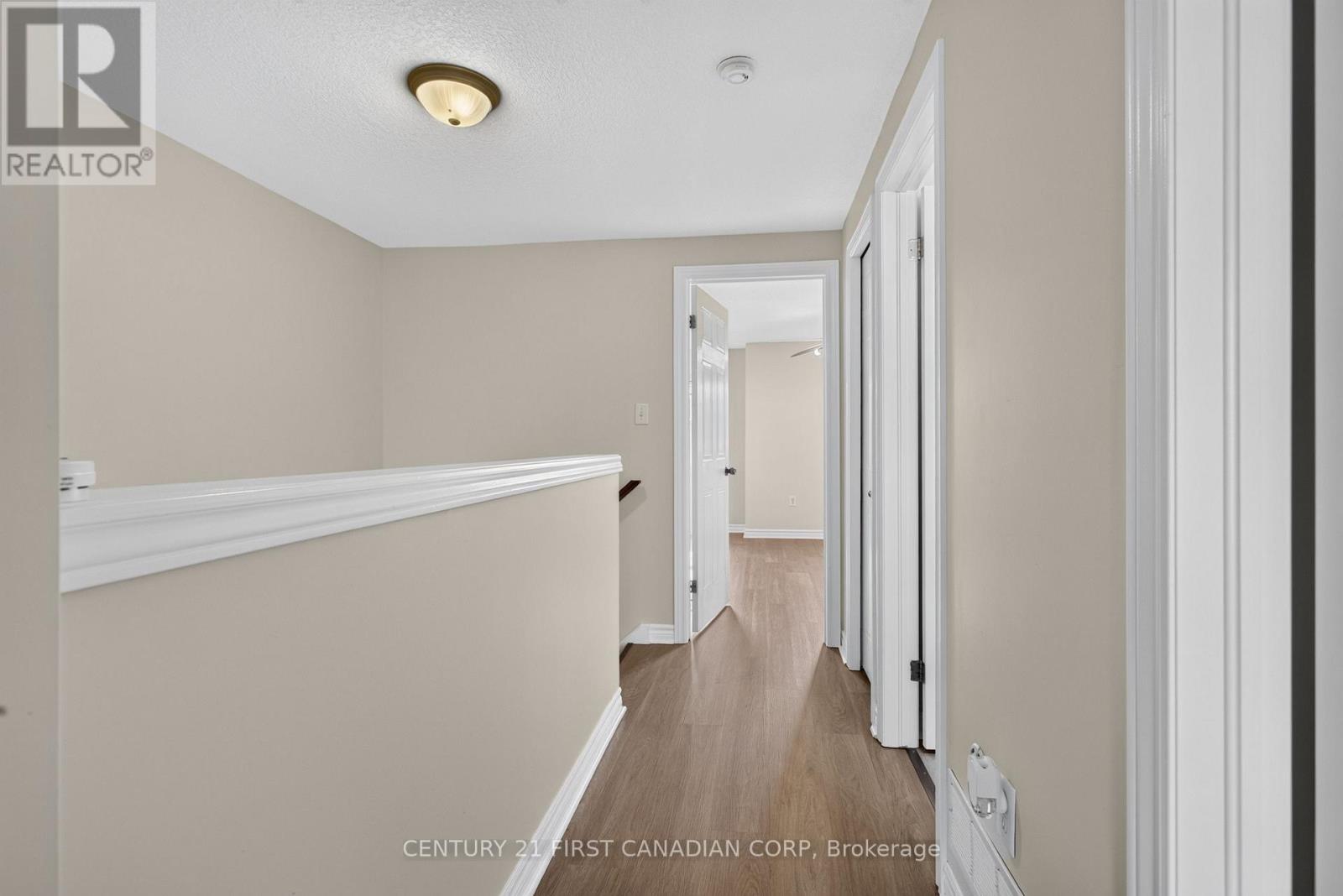 #7 1059 WHETHERFIELD STREET - 28