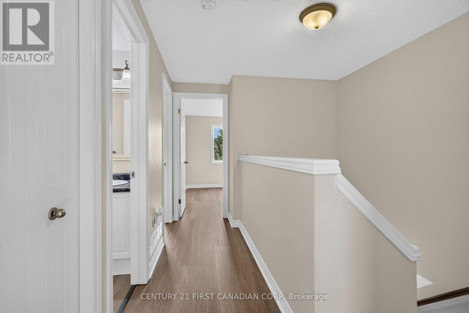 #7 1059 WHETHERFIELD STREET - 29