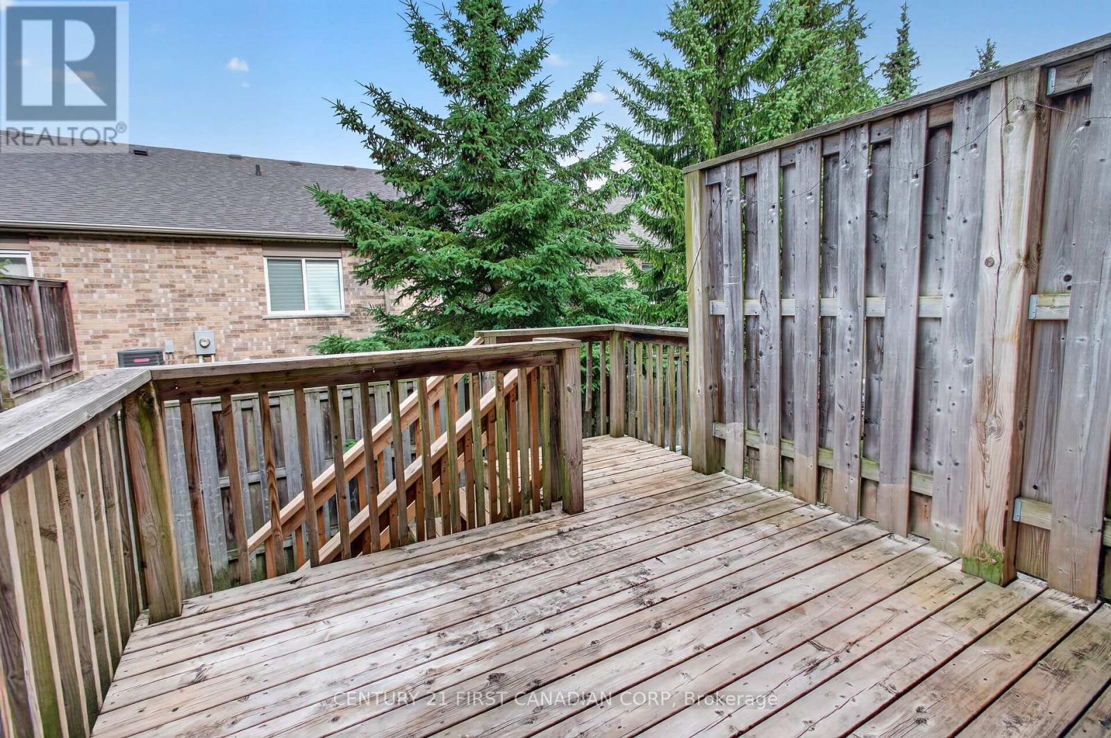 #7 1059 WHETHERFIELD STREET - 33