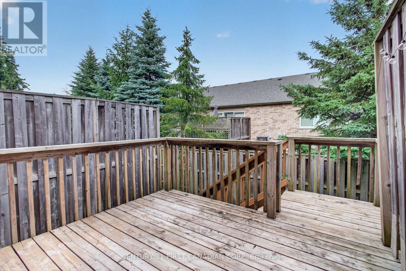 #7 1059 WHETHERFIELD STREET - 34