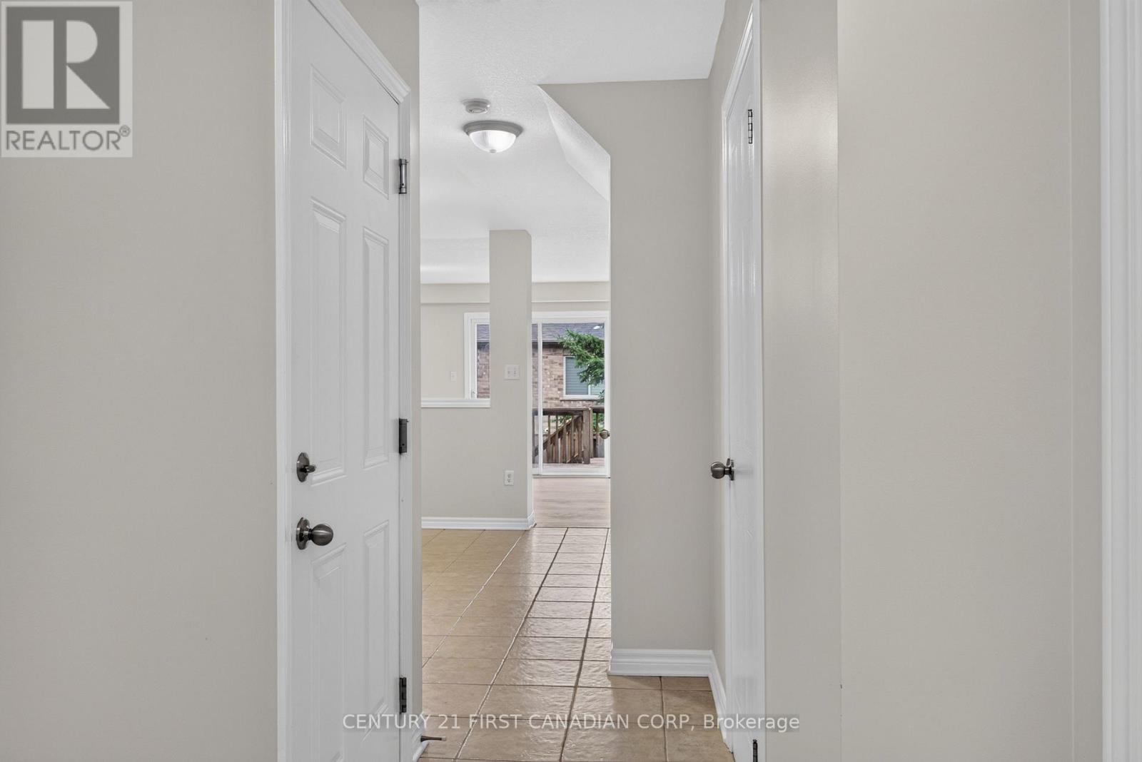 #7 1059 WHETHERFIELD STREET - 6