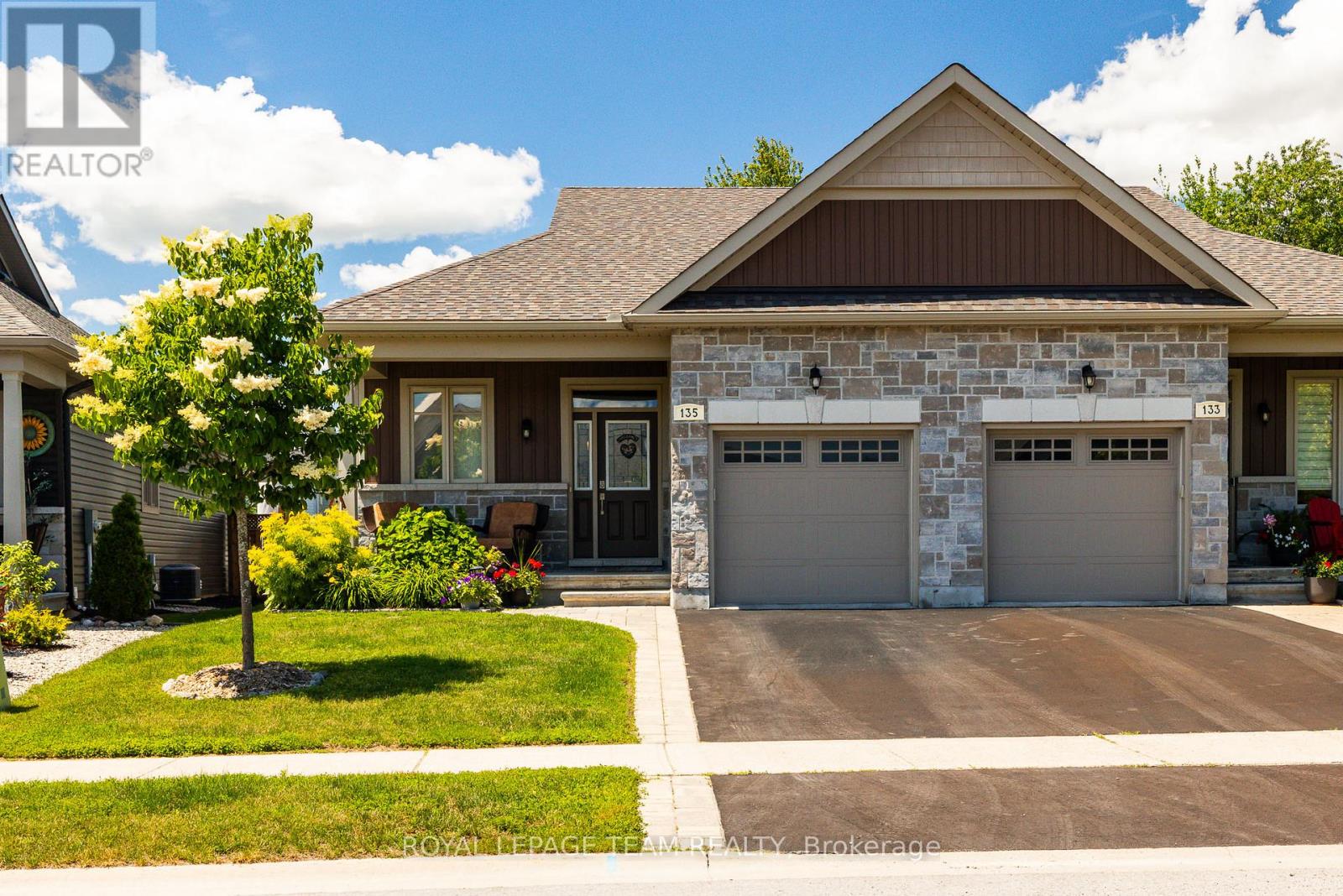 135 TRADEWINDS CRESCENT - 1