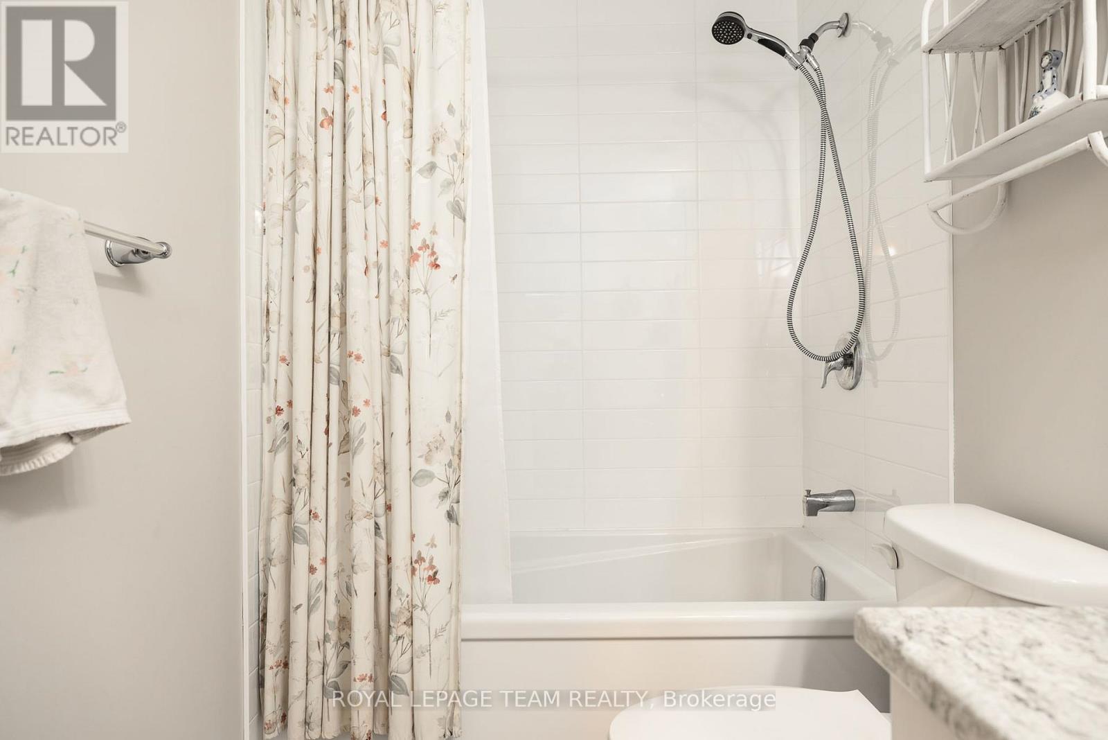 135 TRADEWINDS CRESCENT - 37
