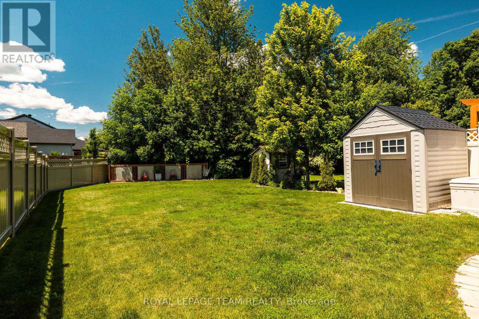 135 TRADEWINDS CRESCENT - 44