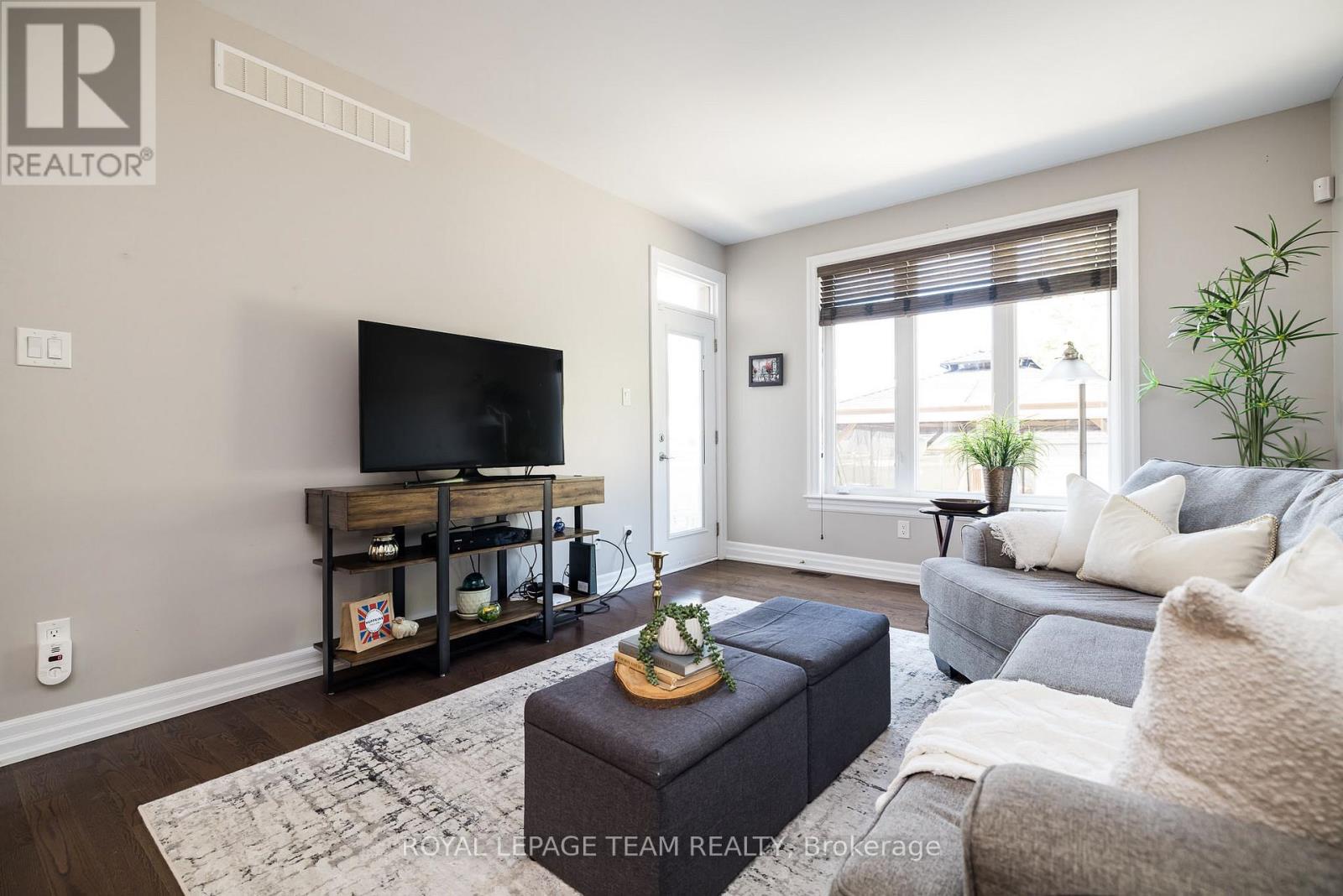 135 TRADEWINDS CRESCENT - 9