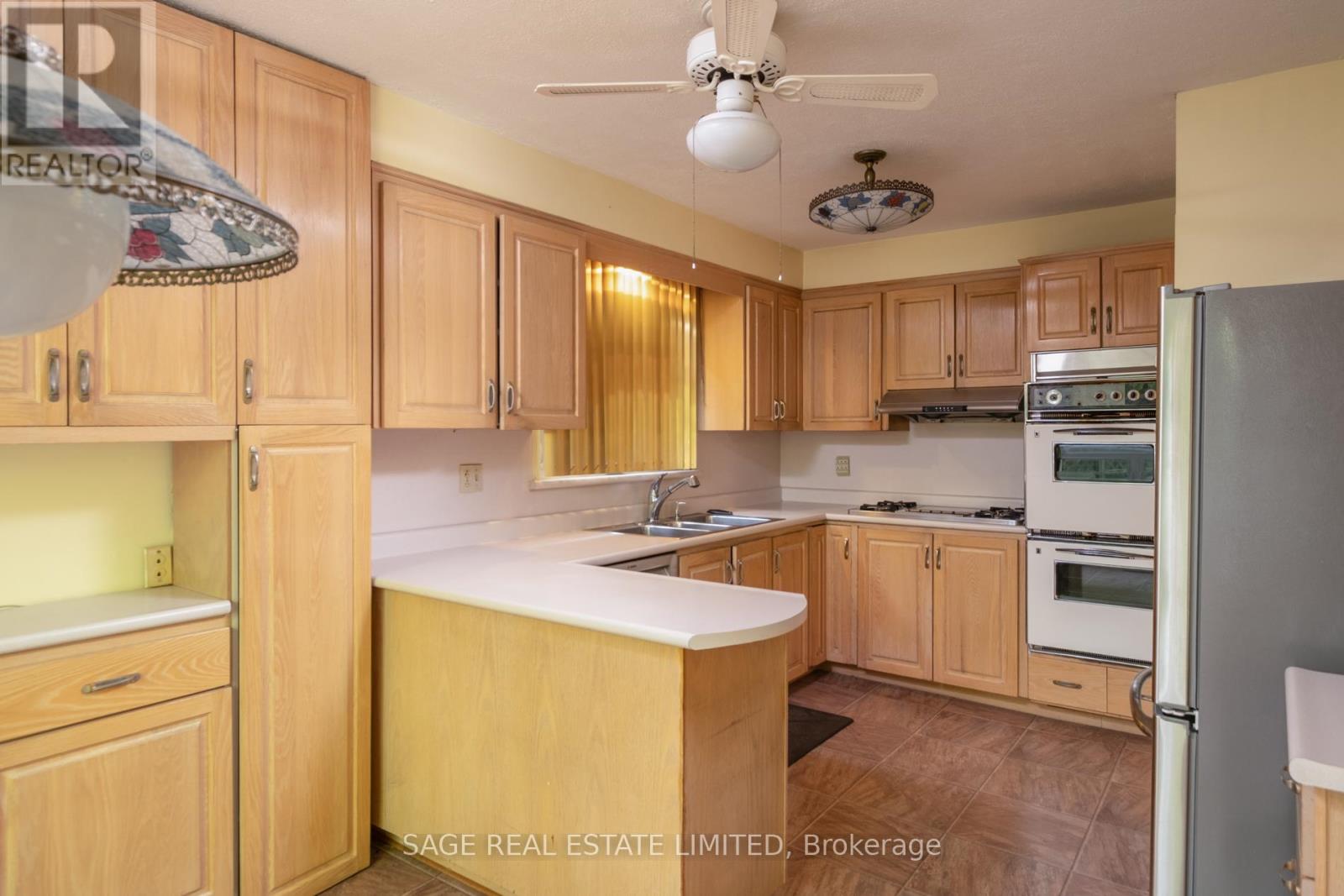 234 YORK MILLS ROAD - 14
