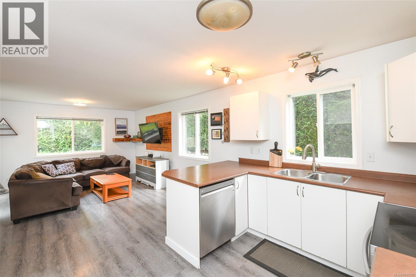 2238 Tamarack Dr - 14