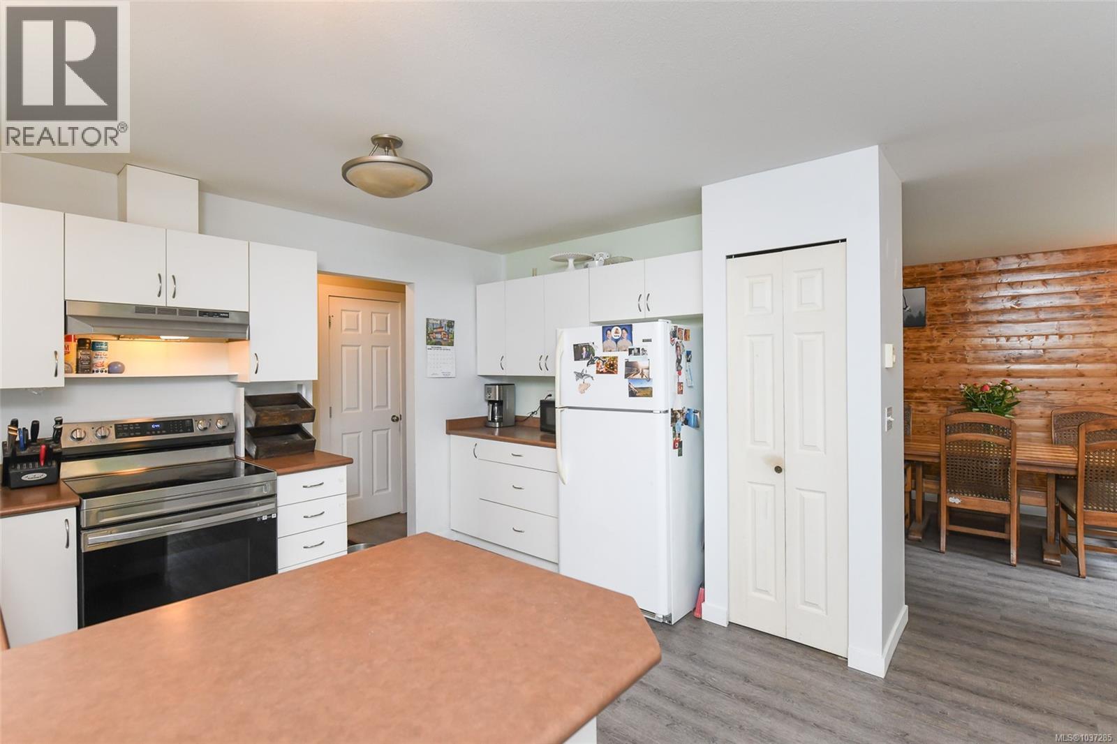 2238 Tamarack Dr - 12