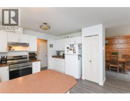 2238 Tamarack Dr, Courtenay, BC V9N9C1 Photo 12