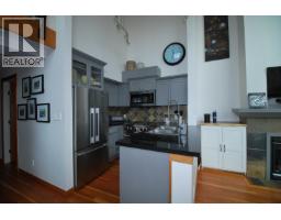 229 10 Renaissance Square, New Westminster, BC V3M7B1 Photo 11