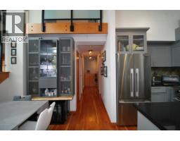 229 10 Renaissance Square, New Westminster, BC V3M7B1 Photo 12