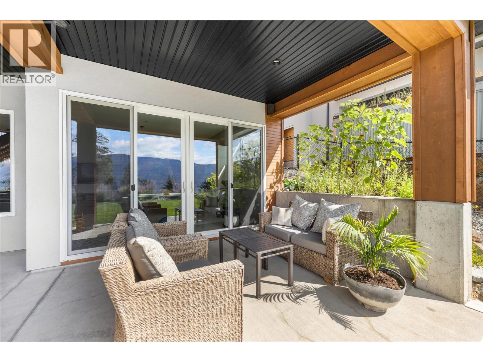  8510 Heritage Drive, Lake Country