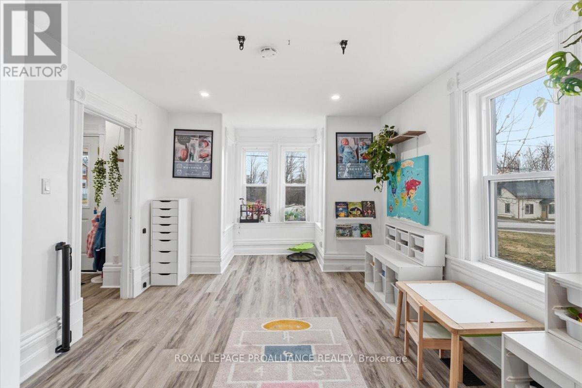 61 MADOC STREET - 11