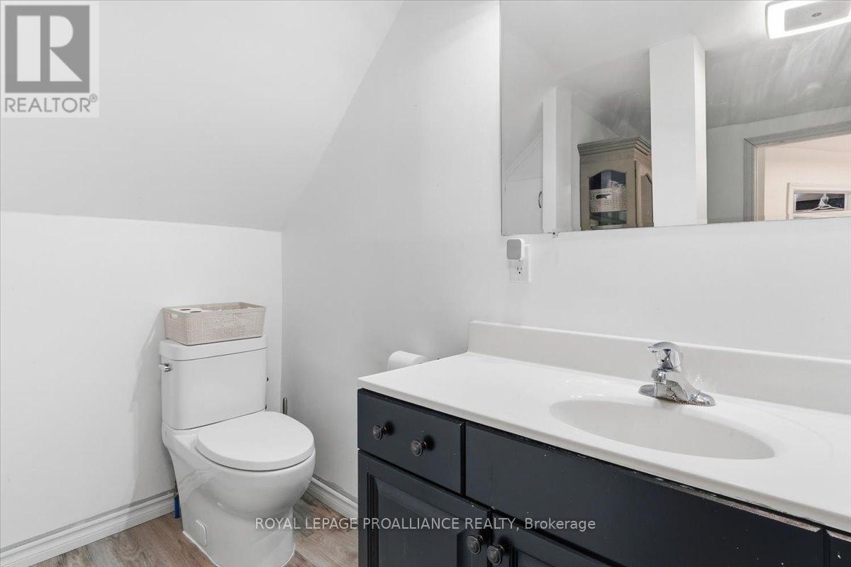 61 MADOC STREET - 24