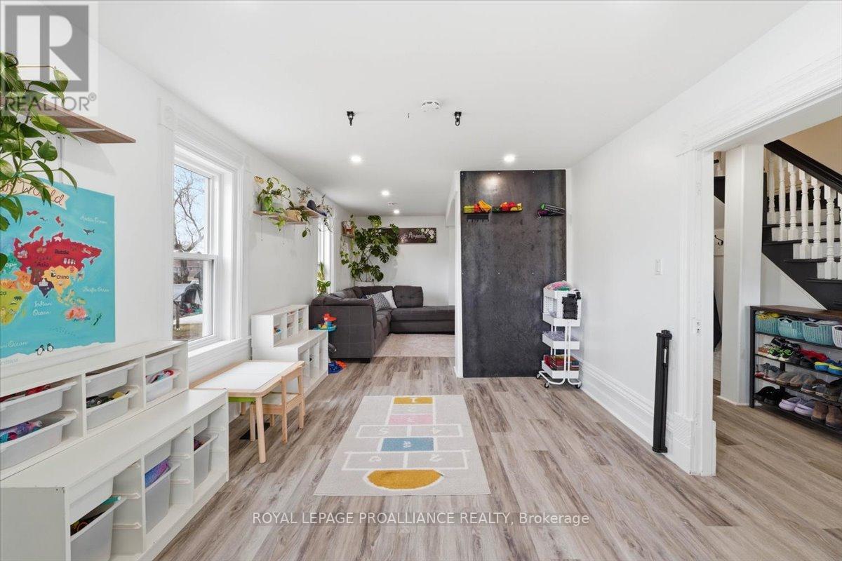61 MADOC STREET - 7