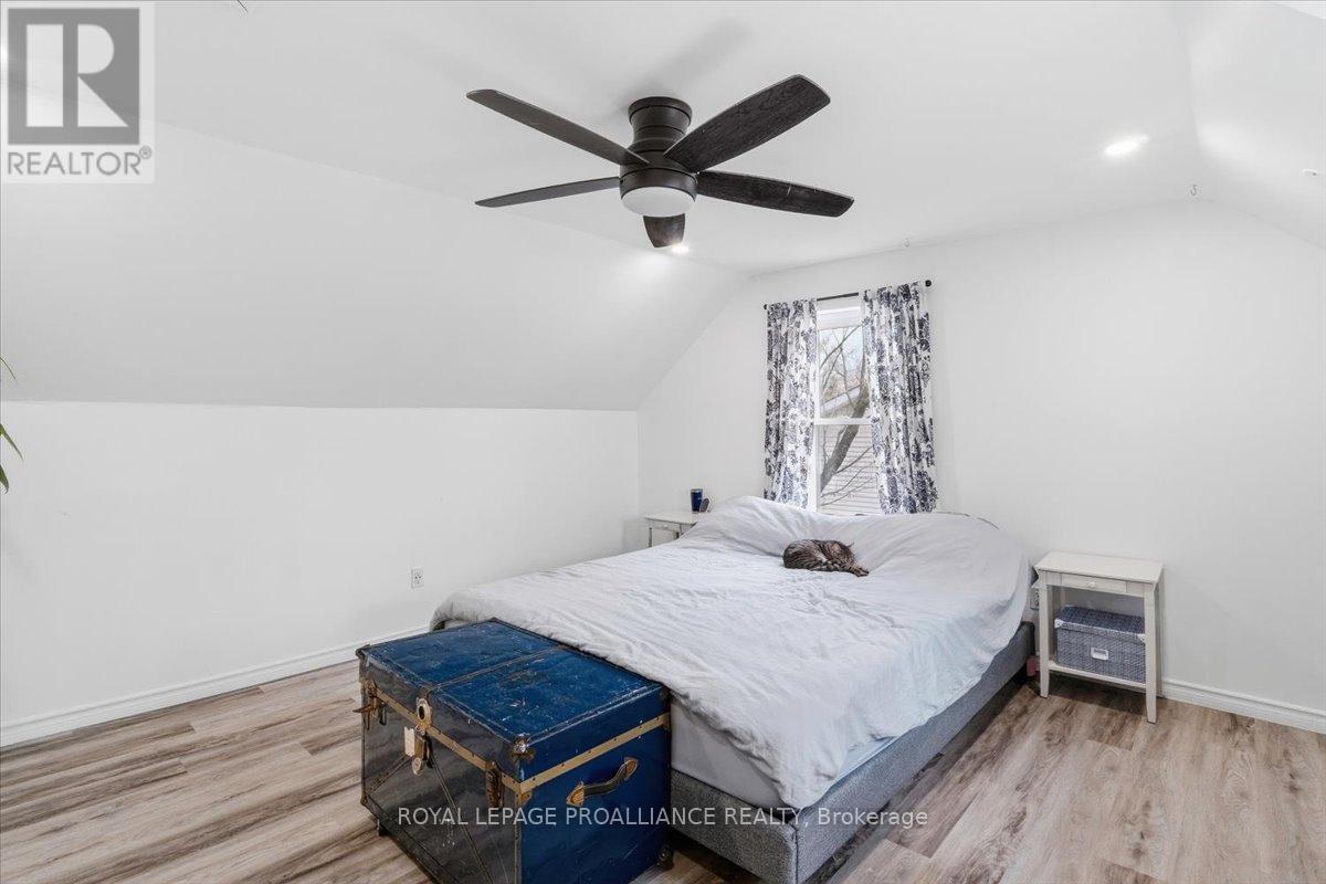 61 MADOC STREET - 32