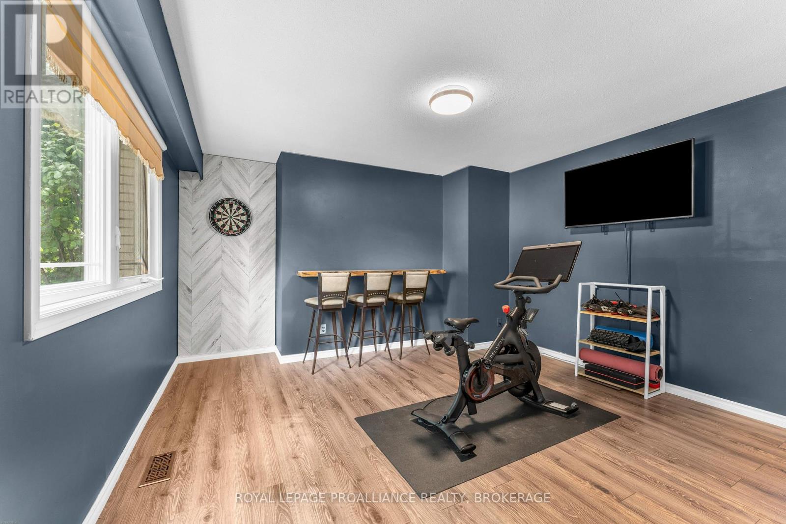 1901 SYDENHAM ROAD - 18