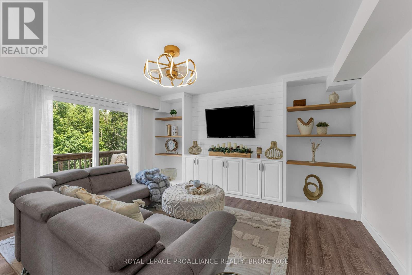 1901 SYDENHAM ROAD - 14
