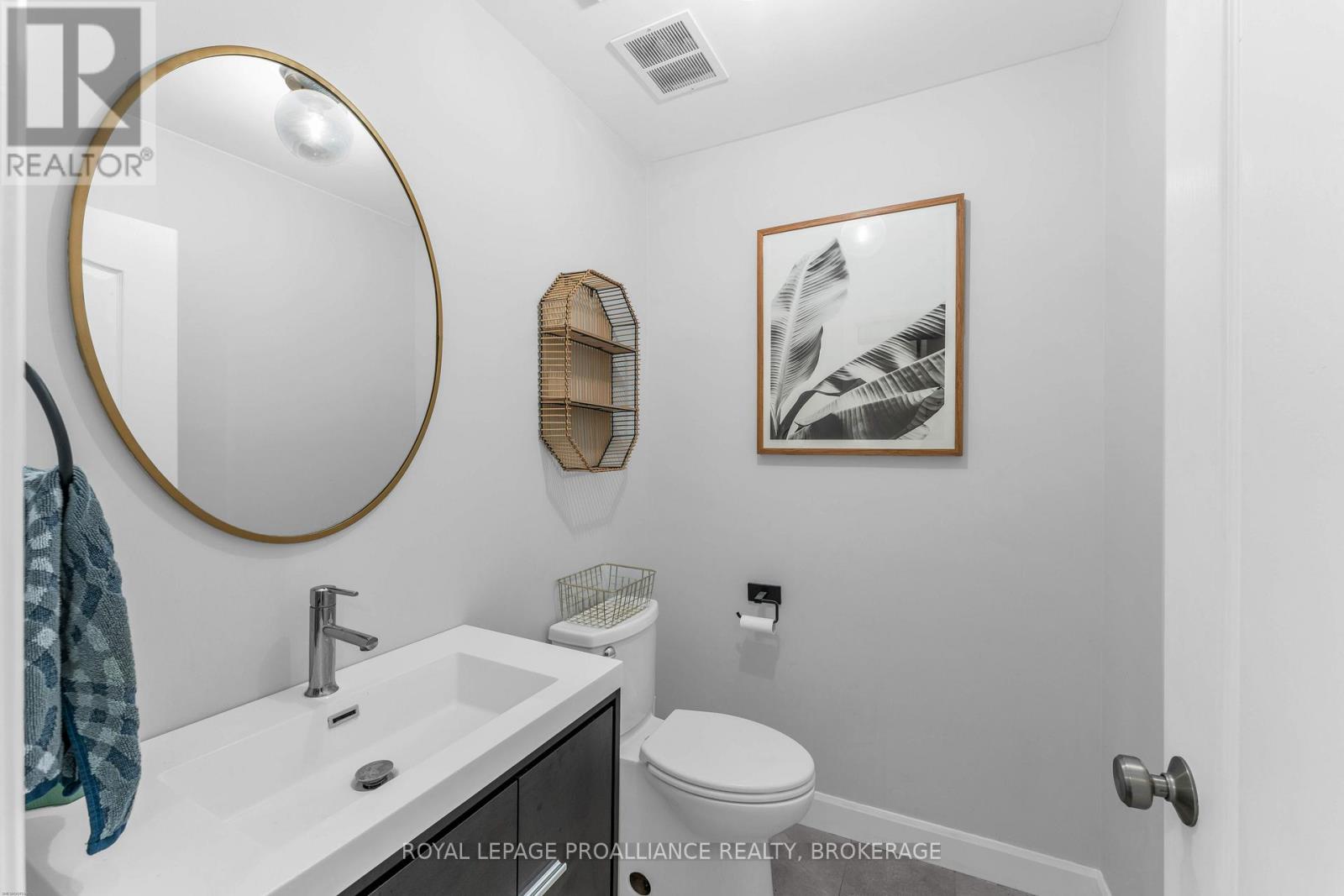 1901 SYDENHAM ROAD - 19