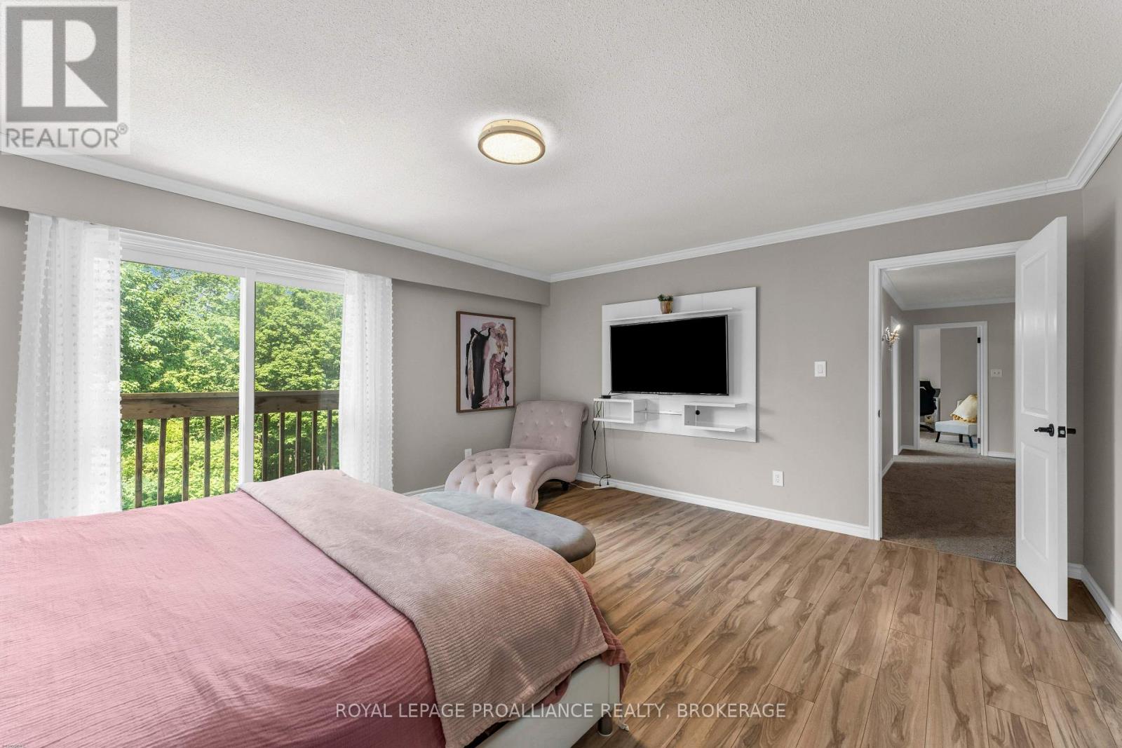 1901 SYDENHAM ROAD - 24