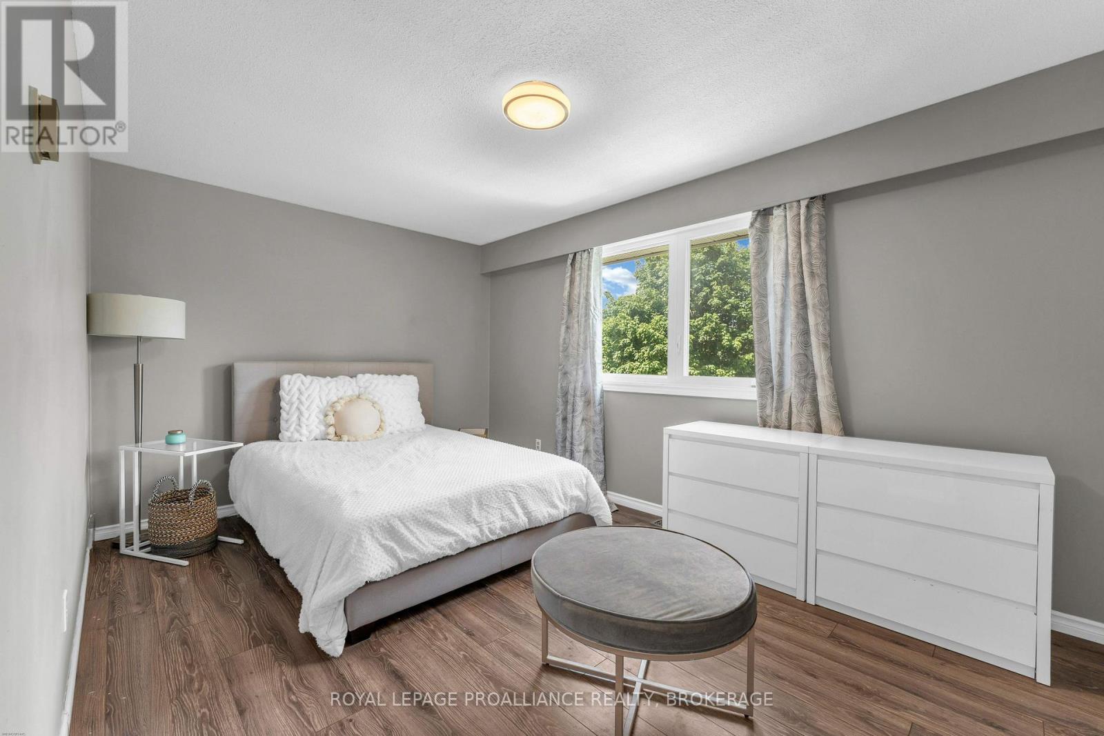 1901 SYDENHAM ROAD - 30