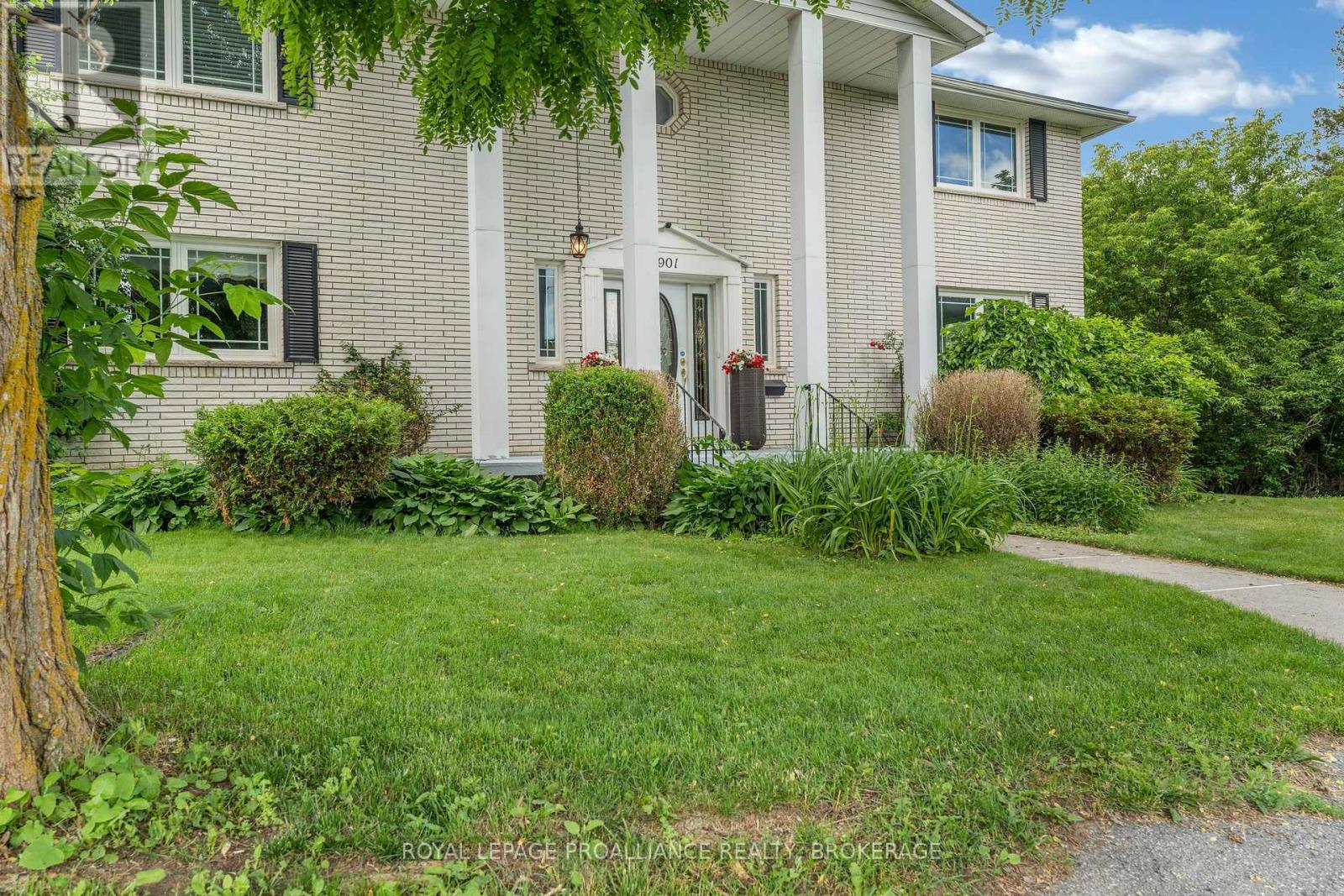 1901 SYDENHAM ROAD - 3