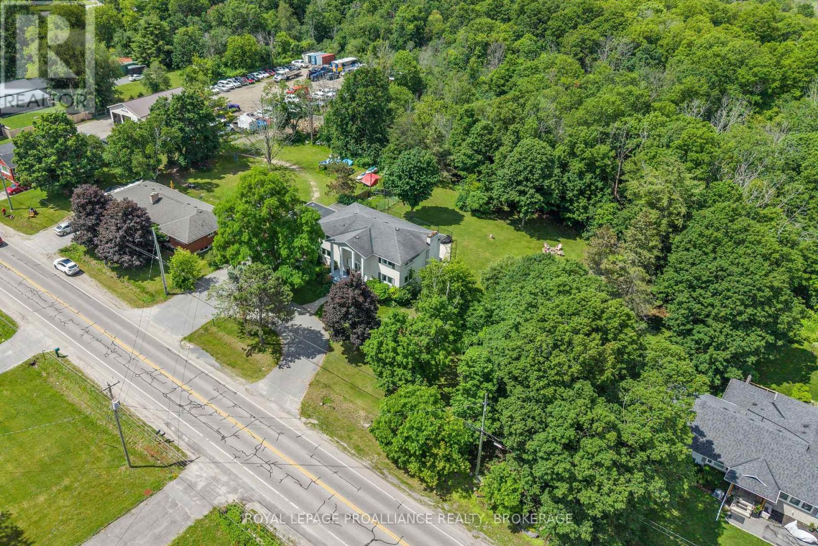 1901 SYDENHAM ROAD - 4